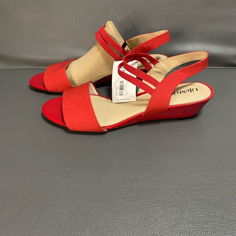 NWT LIFE STRIDE Yolo Wedge Sandal - Picture 3 of 5